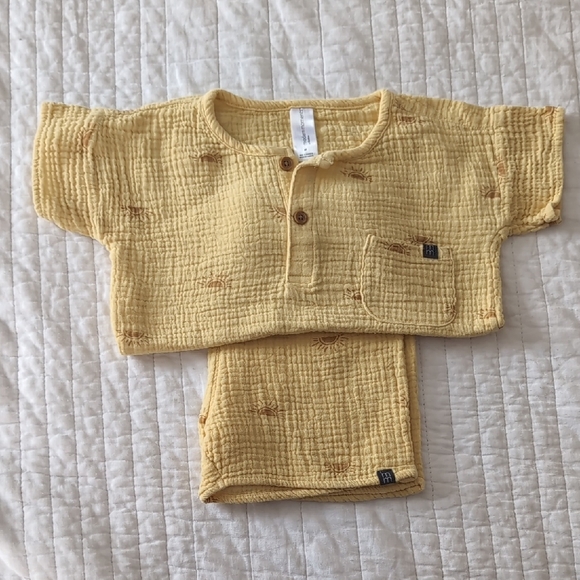 Yellow Textured Two-Piece Set - Picture 7 of 7